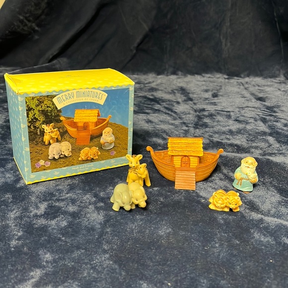 VTG Noah’s Ark Merry Miniatures Set - Picture 1 of 6
